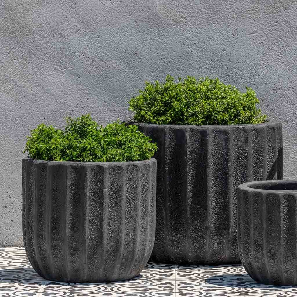 Campania International Maris Planter in Volcanic Coral set of 3